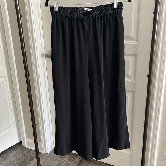CO Essentials Black Satin Wide Leg Crop Trouser M